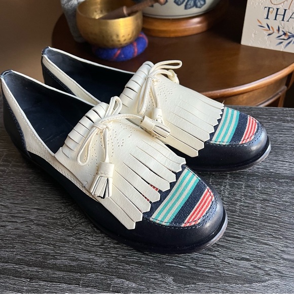 Tory Burch Ruth Kiltie Navy White Fringe RUNWAY Loafers 6.5 $395 - Picture 5 of 13